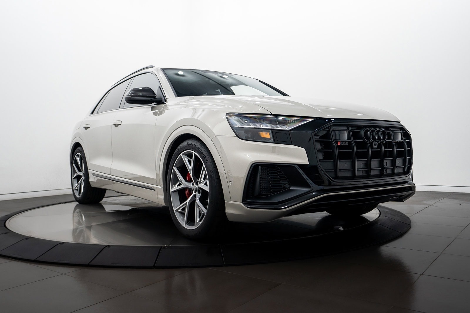 2023 Audi SQ8 Prestige's photo