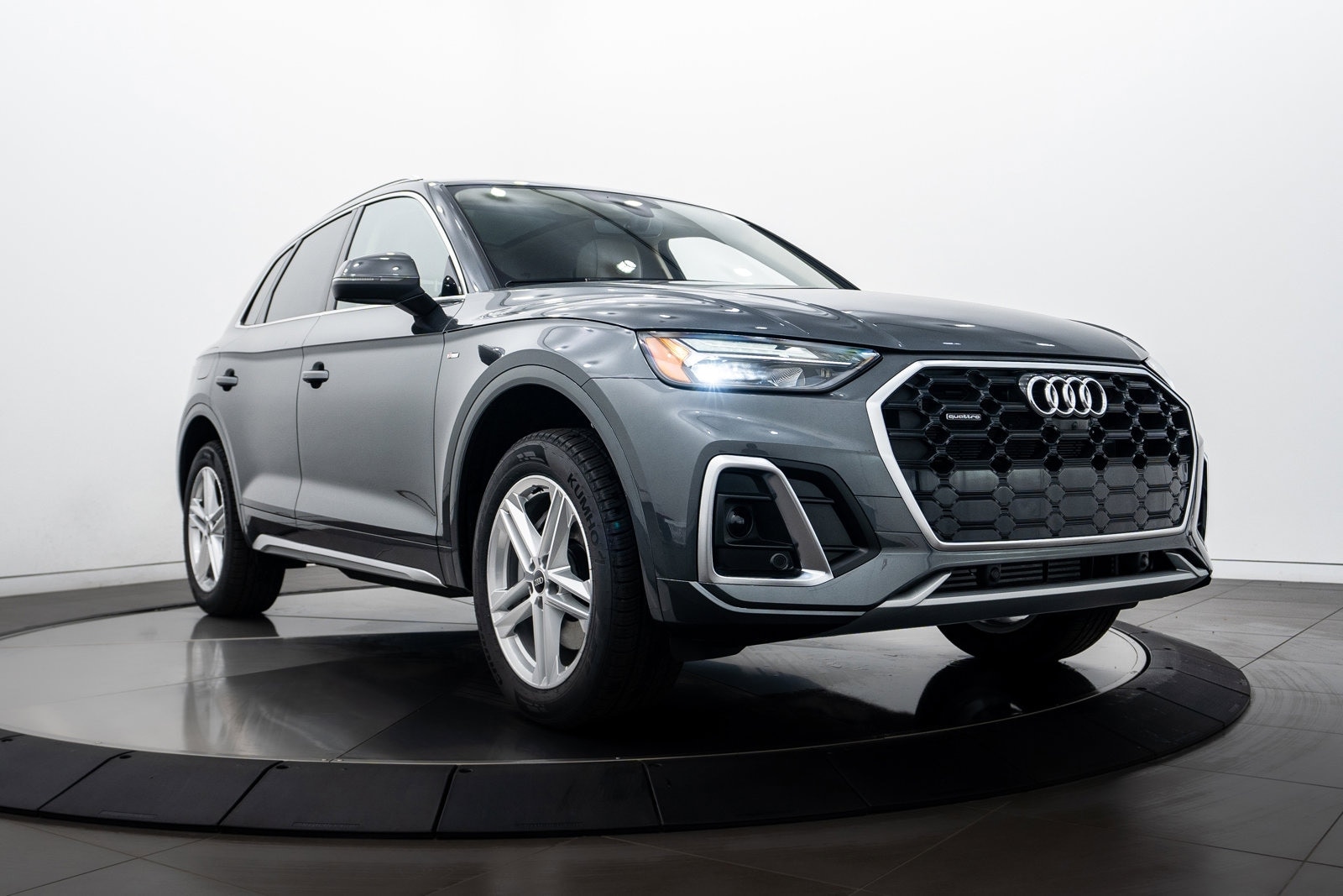 2024 Audi Q5 Premium Plus's photo