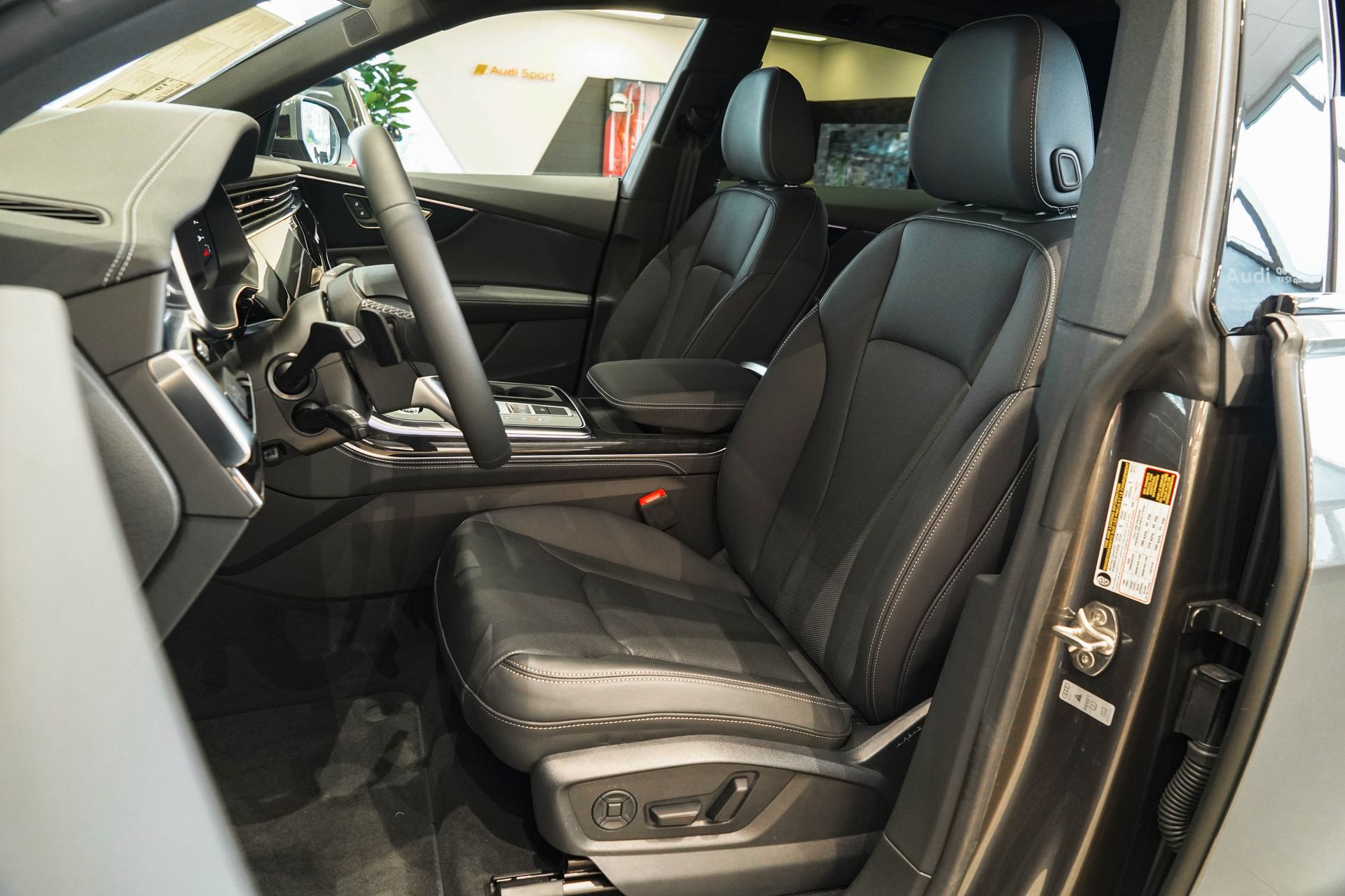 2025 Audi Q8 Premium Plus - Photo 27