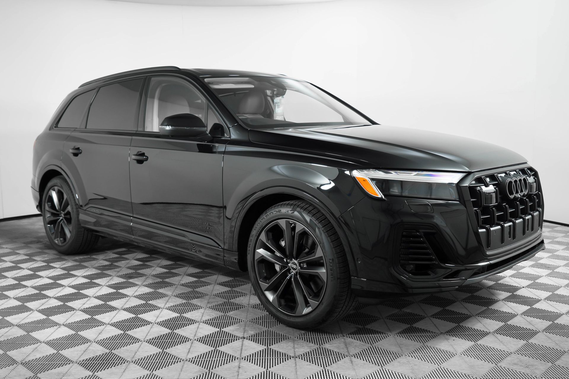 2025 Audi Q7 Premium Plus's photo