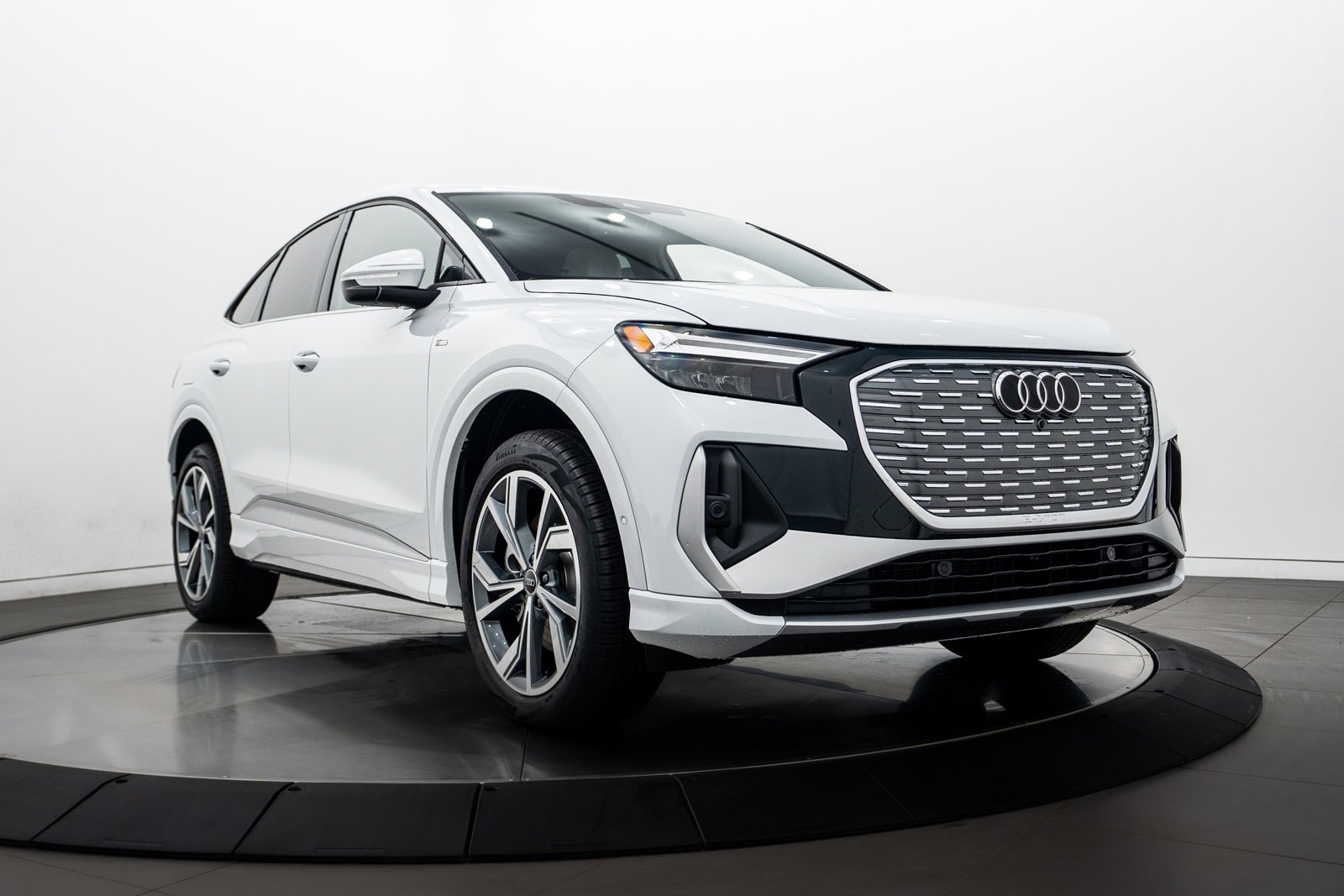 2024 Audi Q4 Sportback e-tron Premium Plus's photo