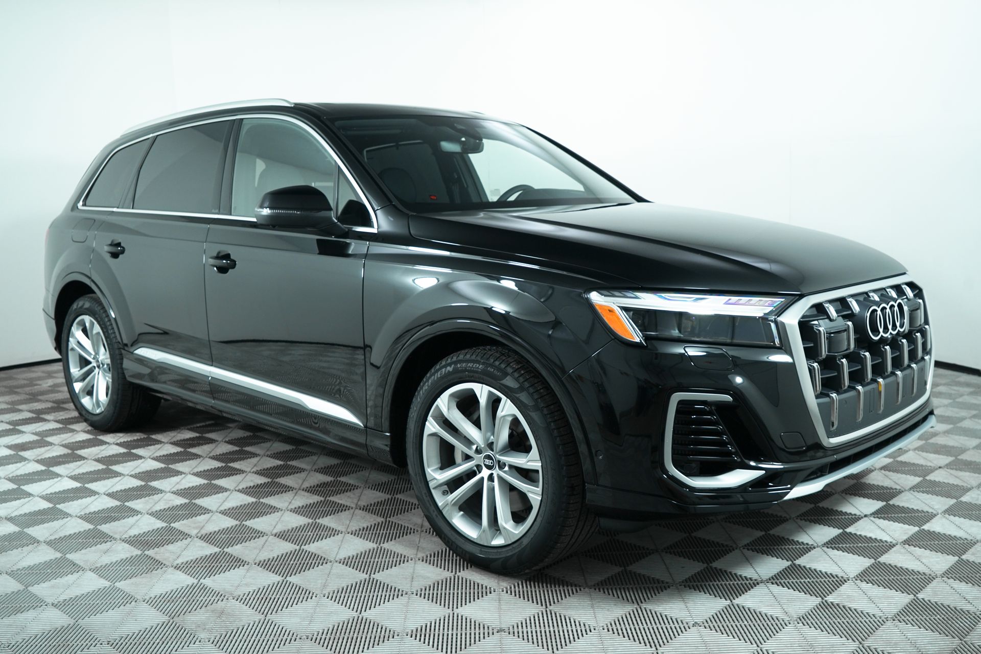 2025 Audi Q7 Prestige's photo