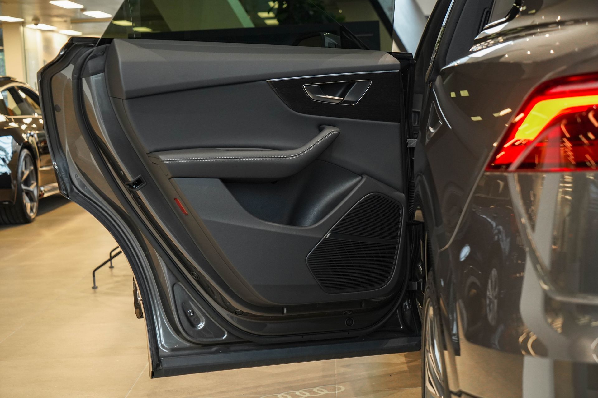 2025 Audi Q8 Premium Plus - Photo 25