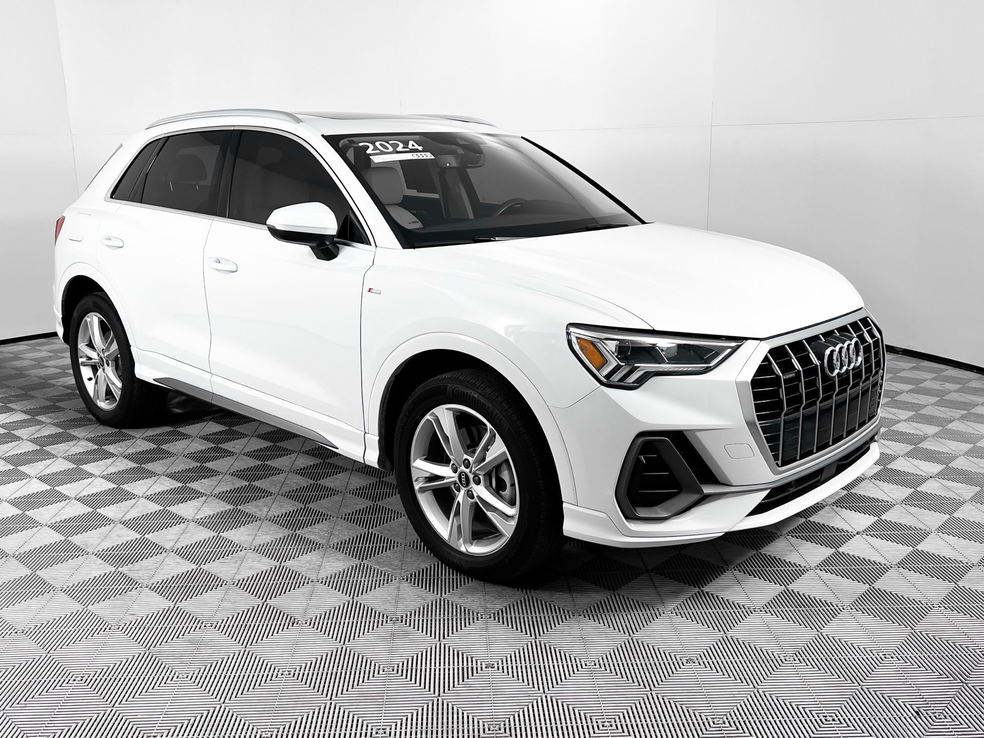 2024 Audi Q3 S Line Premium Plus's photo