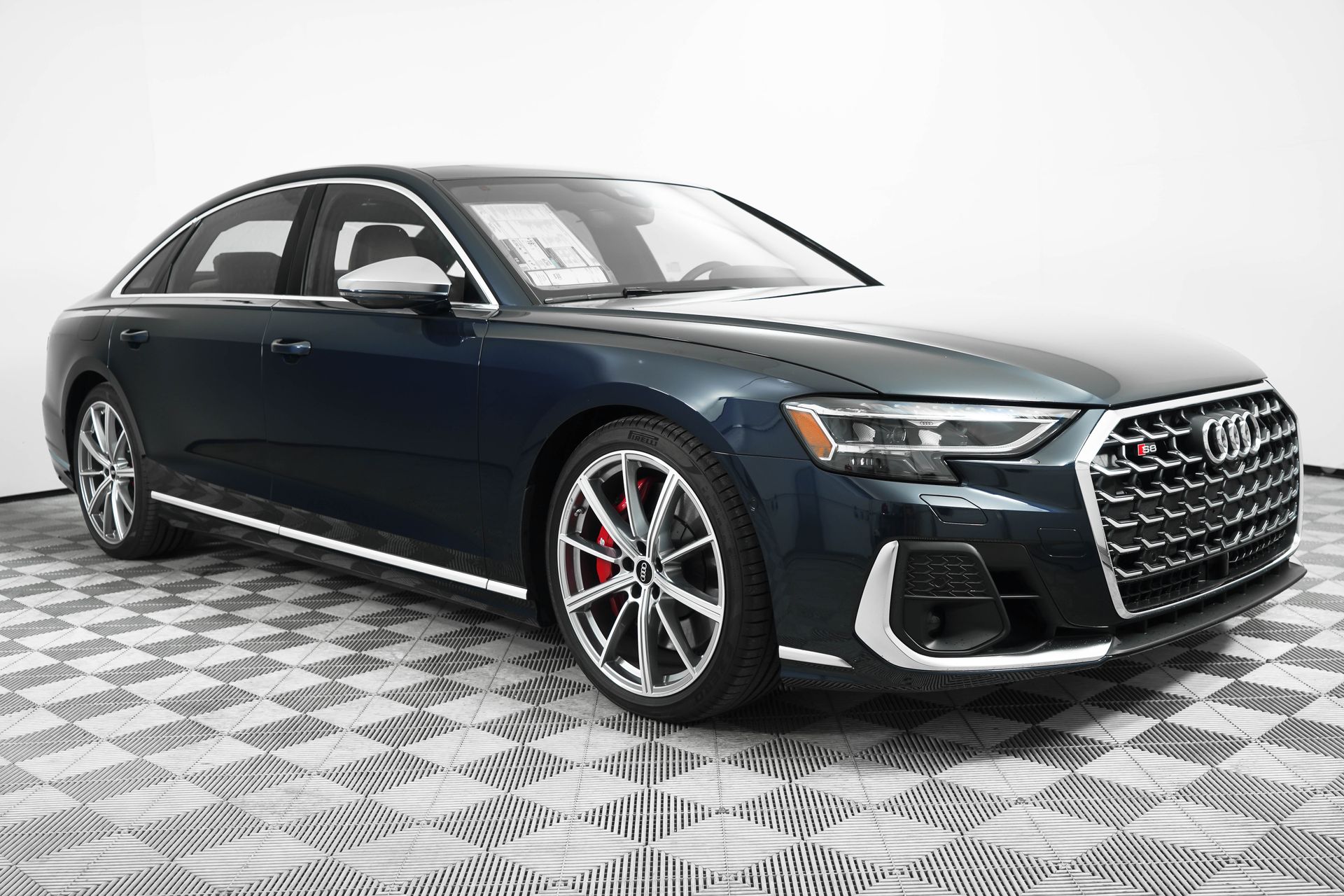 2025 Audi S8 Base's photo