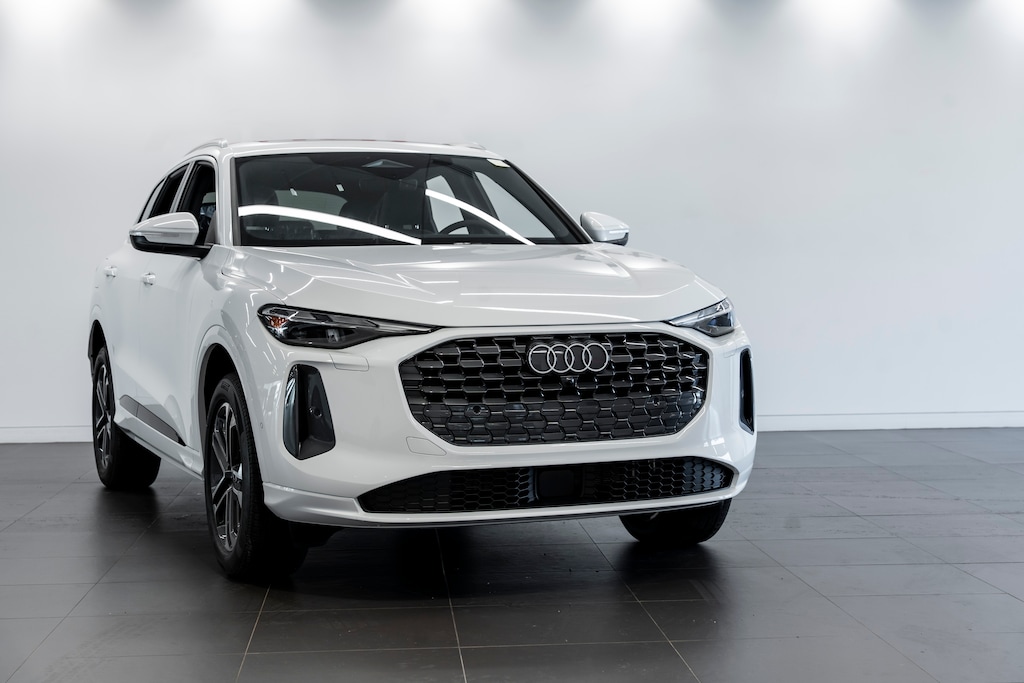 New 2025 Audi 2.0T VUS