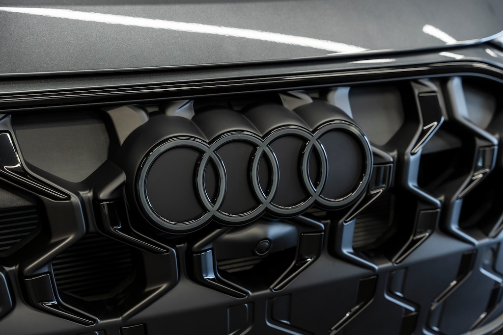 New 2025 Audi 2.0T VUS