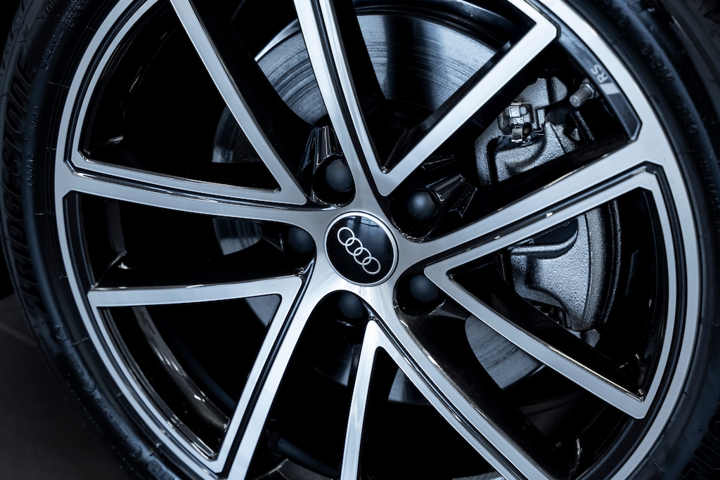 New 2025 Audi 2.0T Progressiv À hayon