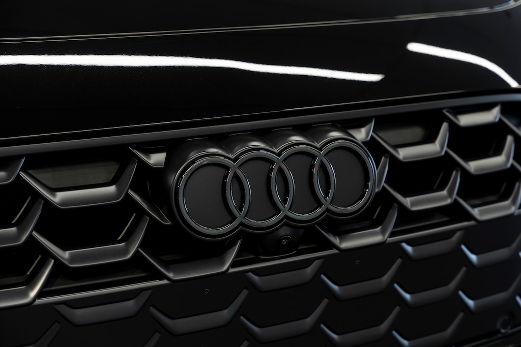 New 2025 Audi 2.0T Progressiv À hayon