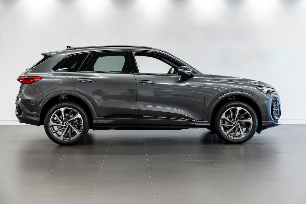 New 2025 Audi 2.0T VUS