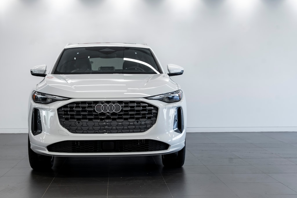 New 2025 Audi 2.0T VUS