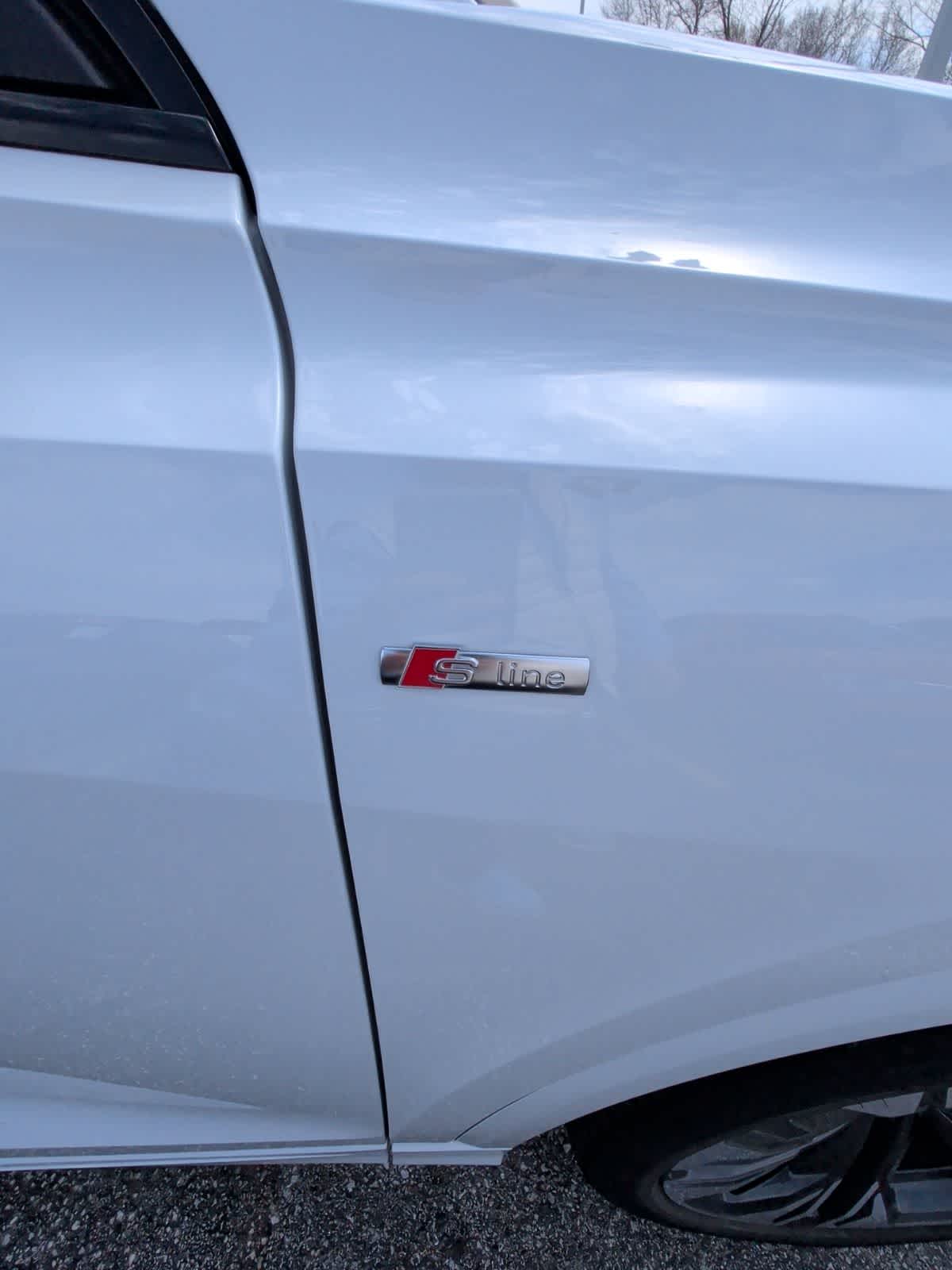 Thumbnail: 2021 Audi Q8 - 8