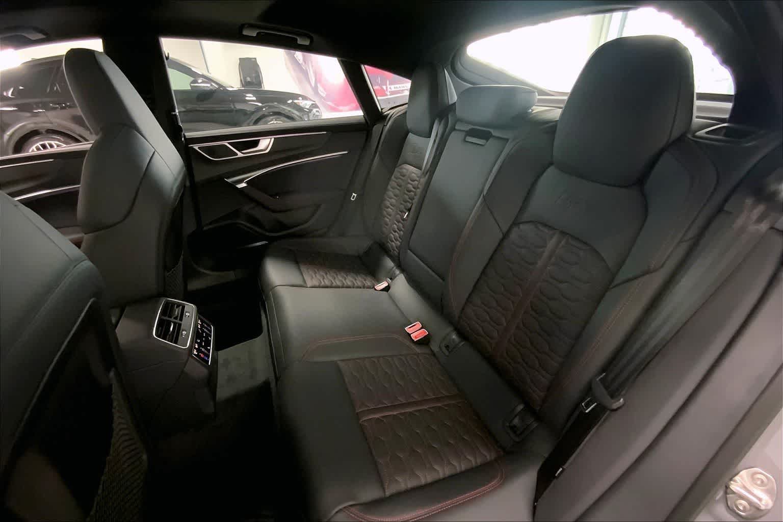 Thumbnail: 2026 Audi RS 7 - 13