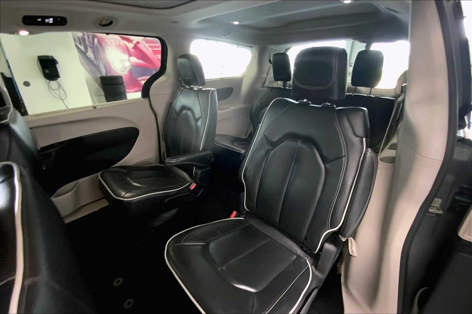 2023 Chrysler Pacifica Limited 28