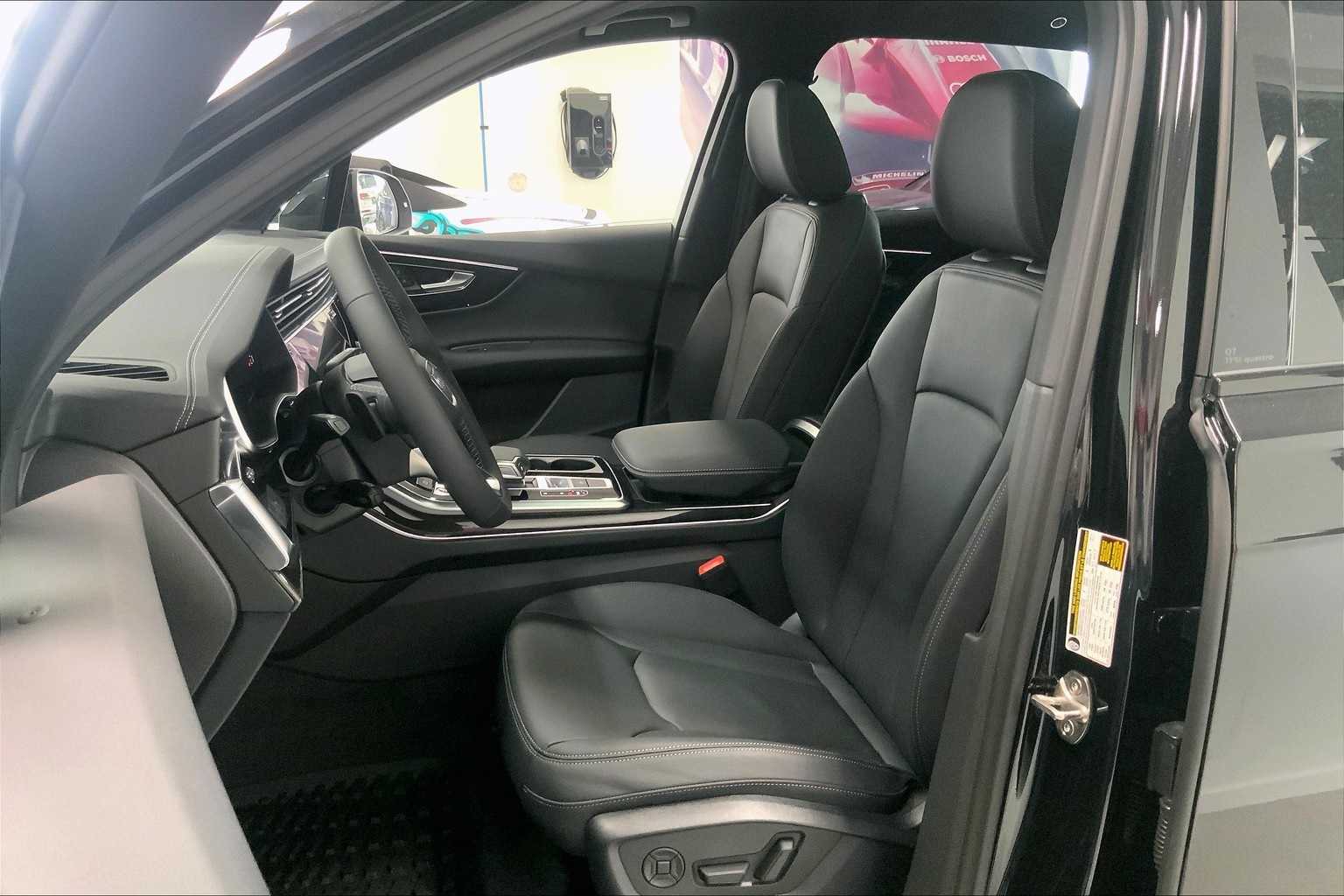 Thumbnail: 2026 Audi Q7 - 9