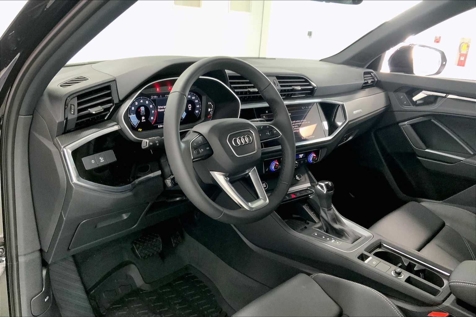 Thumbnail: 2025 Audi Q3 - 2