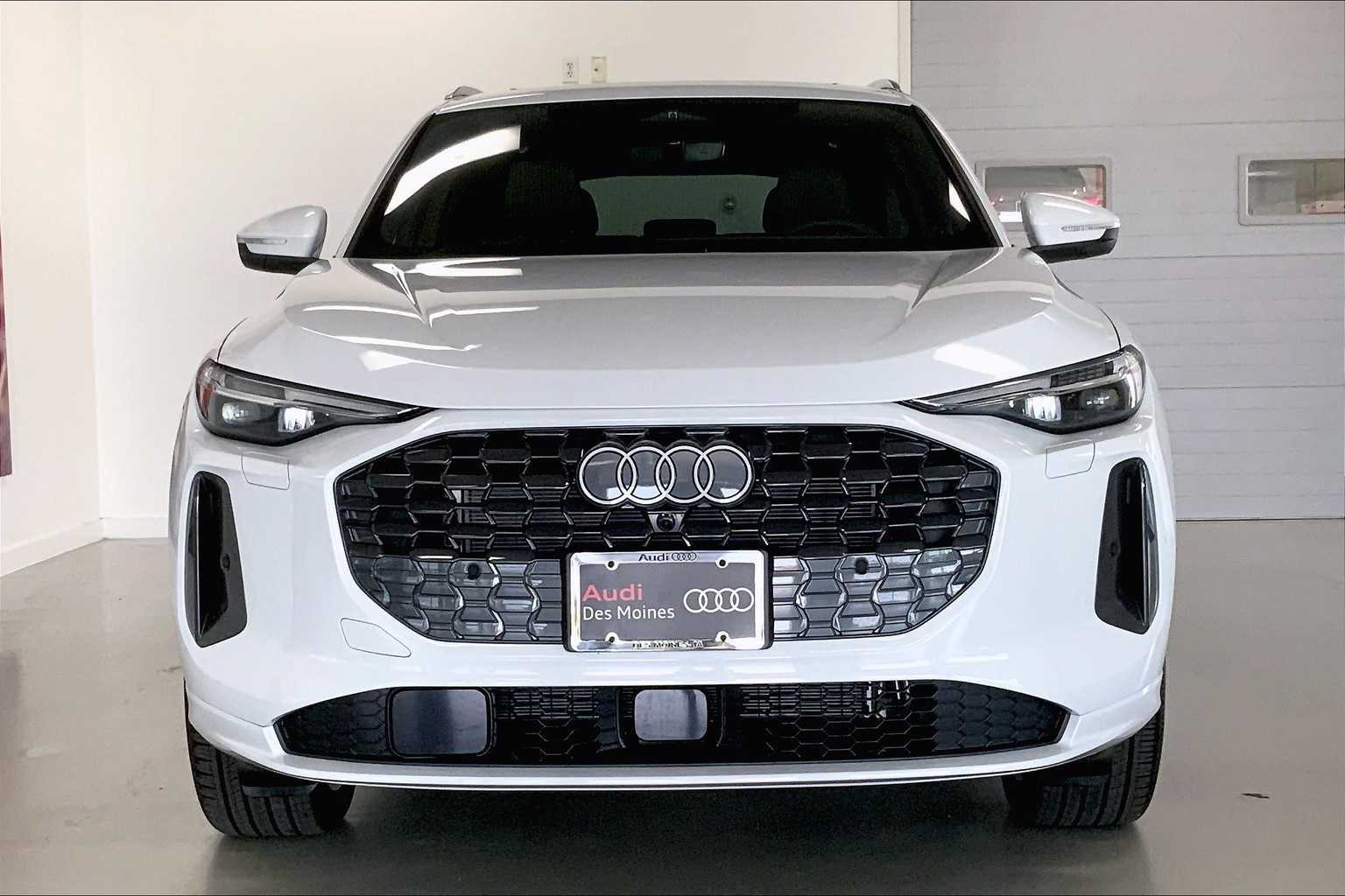 Thumbnail: 2025 Audi Q5 - 6