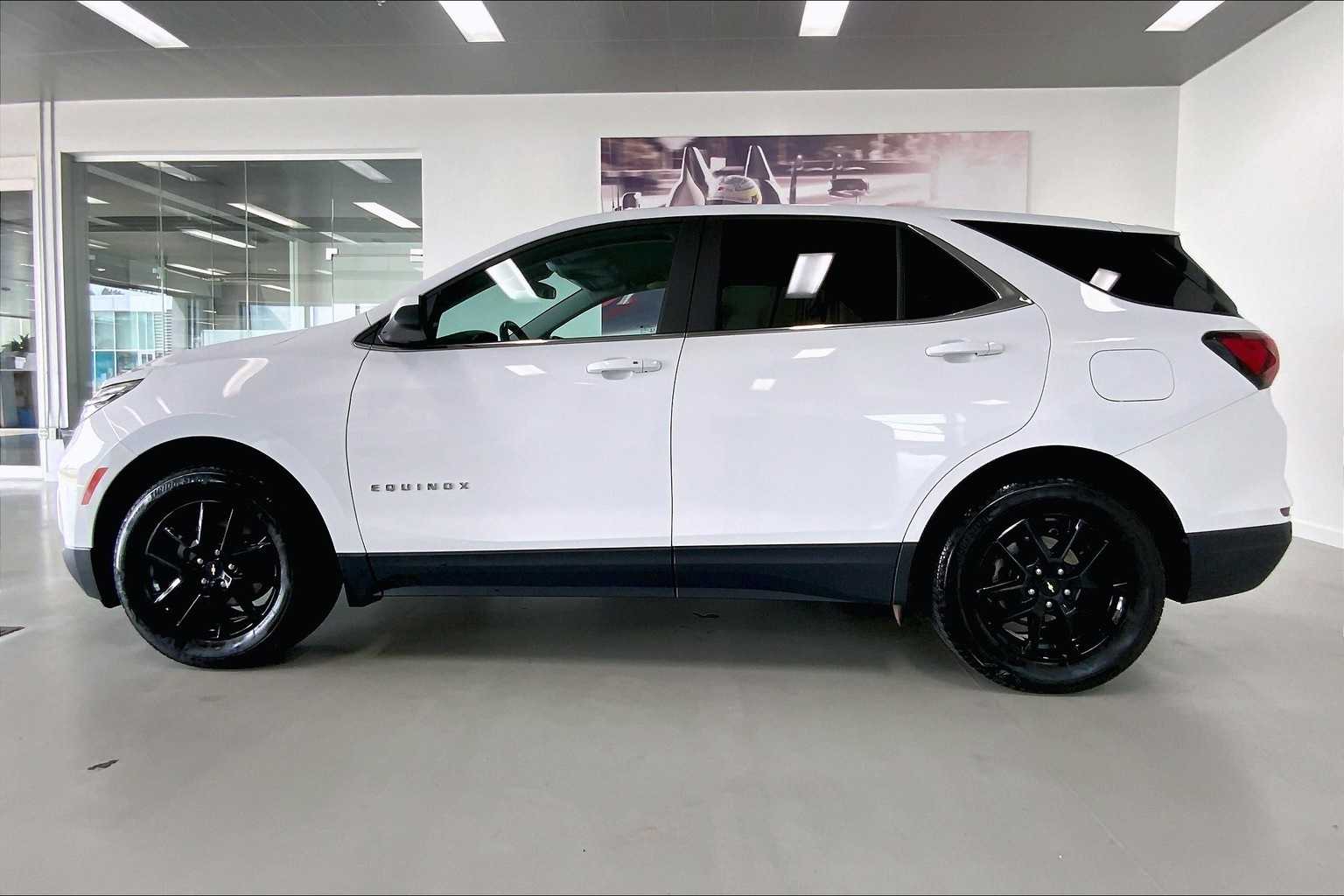 2022 Chevrolet Equinox photo 3