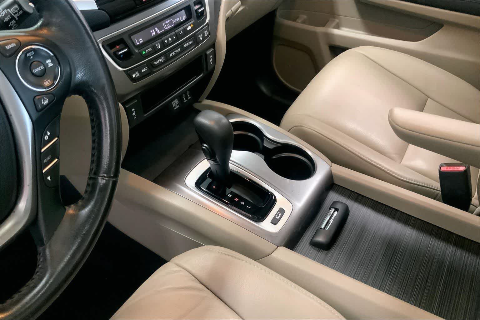 Thumbnail: 2016 Honda Pilot - 14
