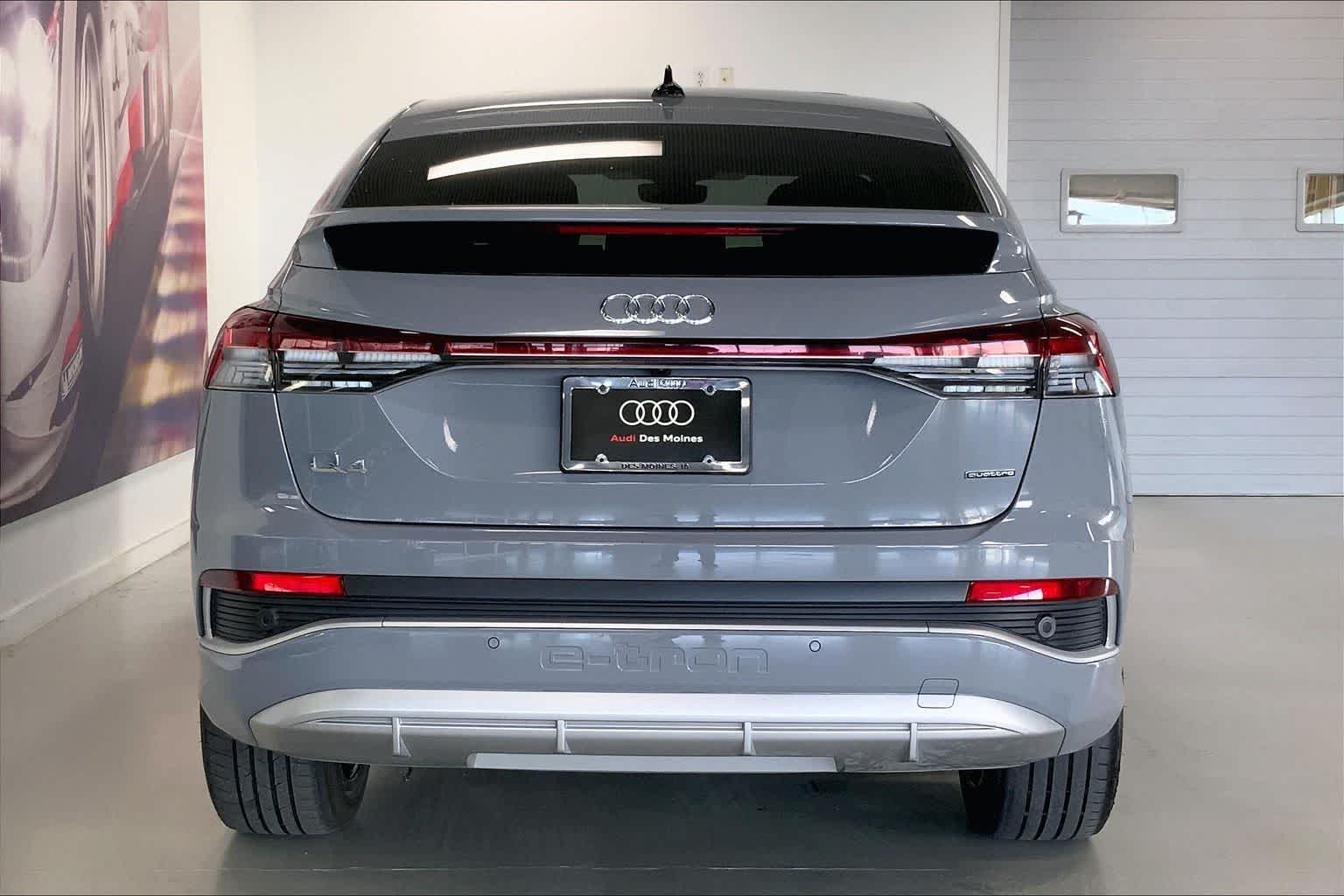 Thumbnail: 2023 Audi Q4 e-tron - 5