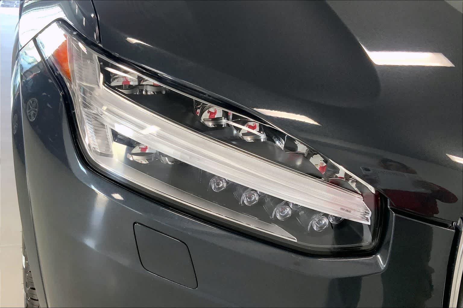 Thumbnail: 2021 Volvo XC90 - 31