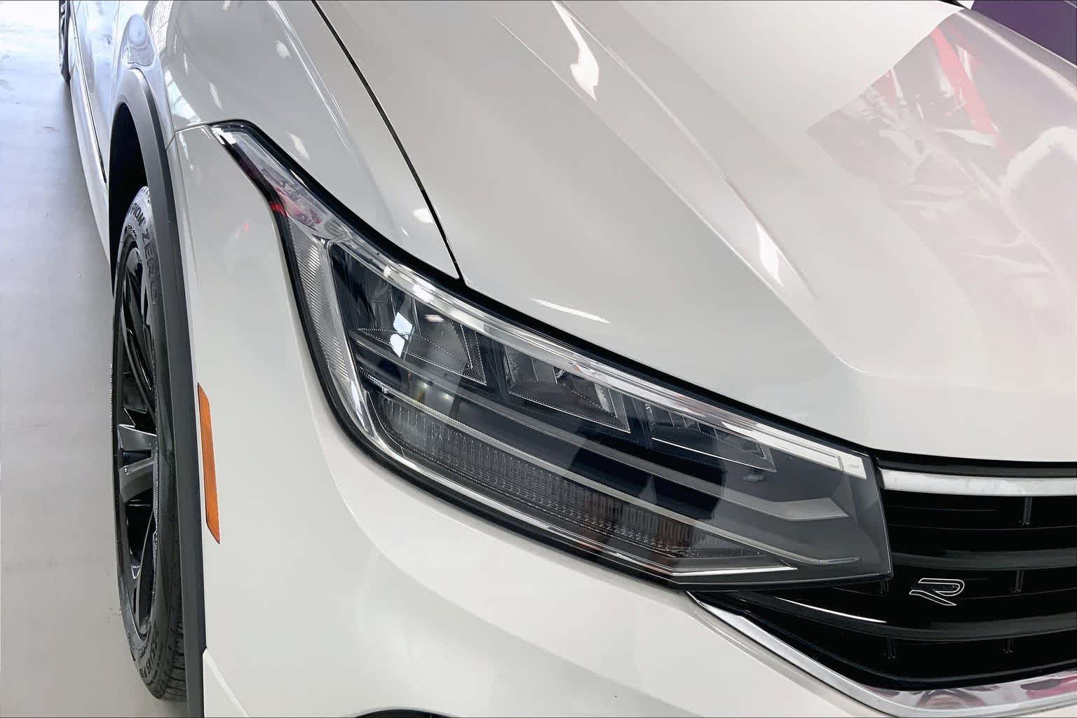 Thumbnail: 2023 Volkswagen Tiguan - 29