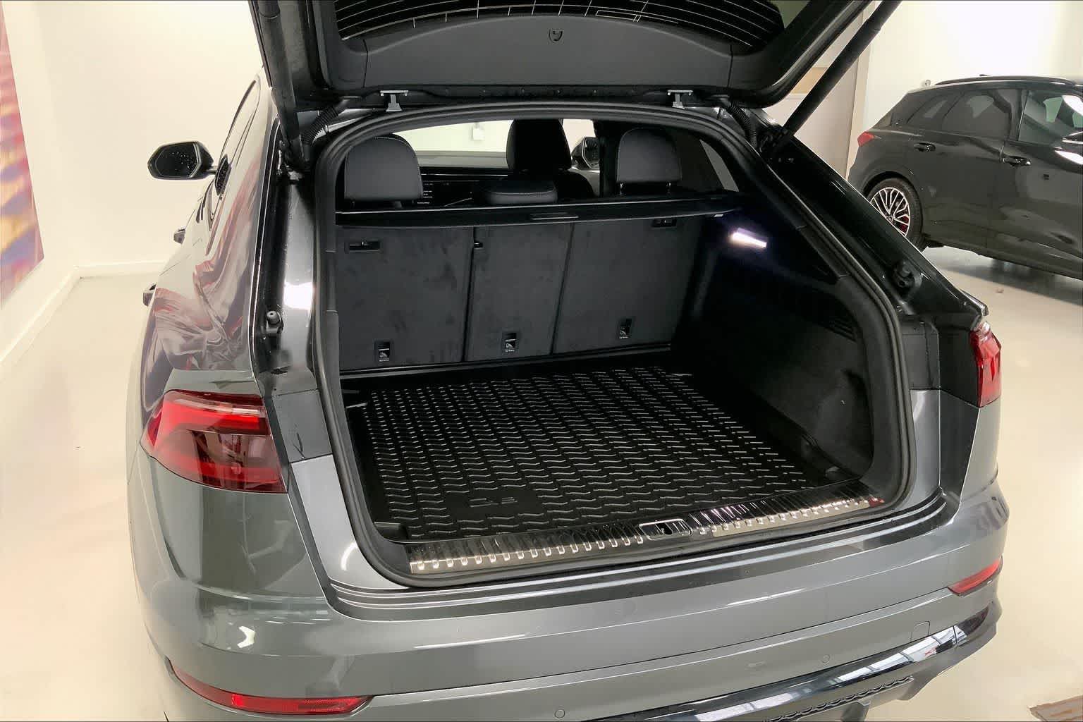 Thumbnail: 2026 Audi Q8 - 19