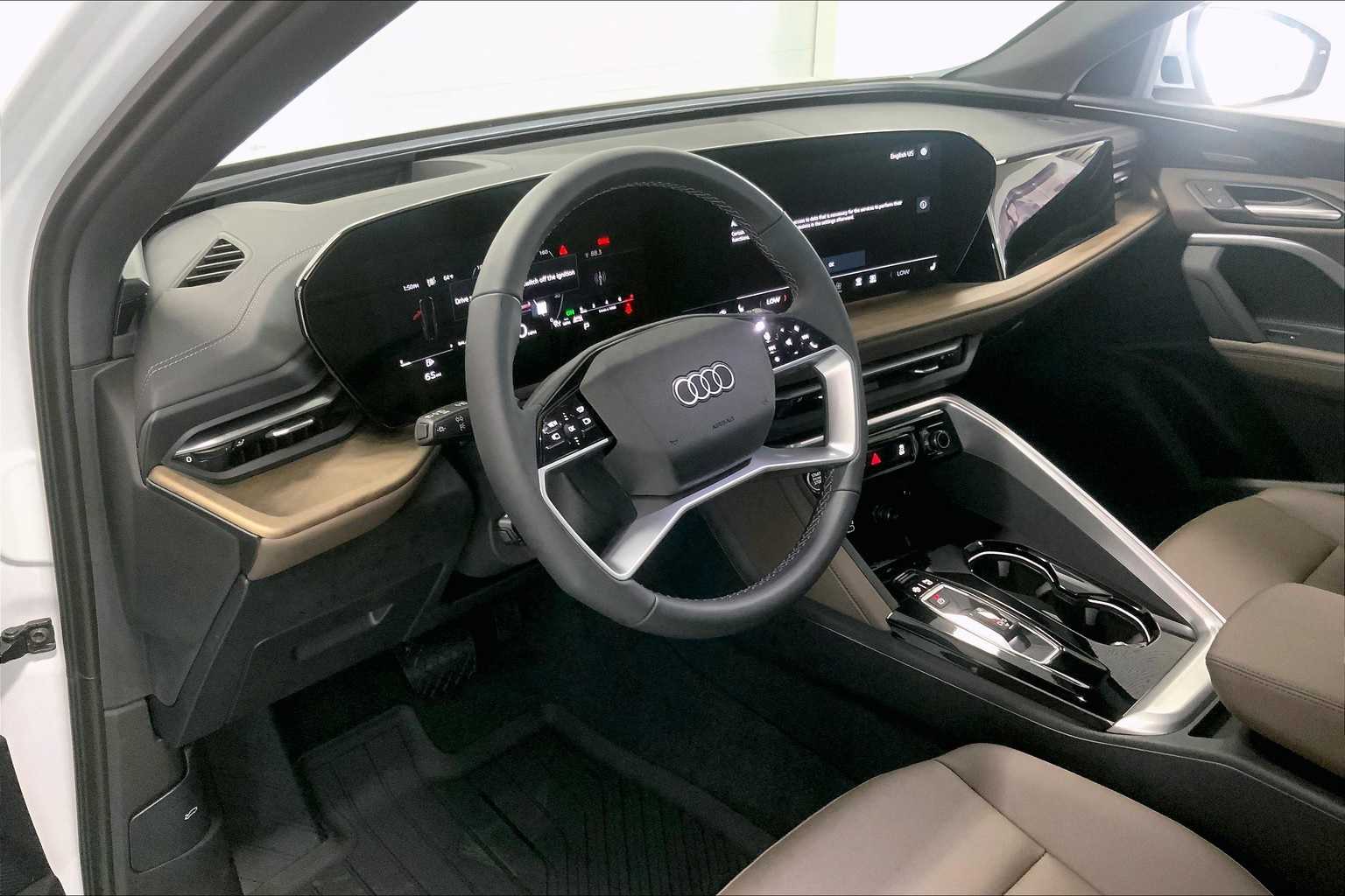 2025 Audi Q5 2.0T Premium Plus photo 2
