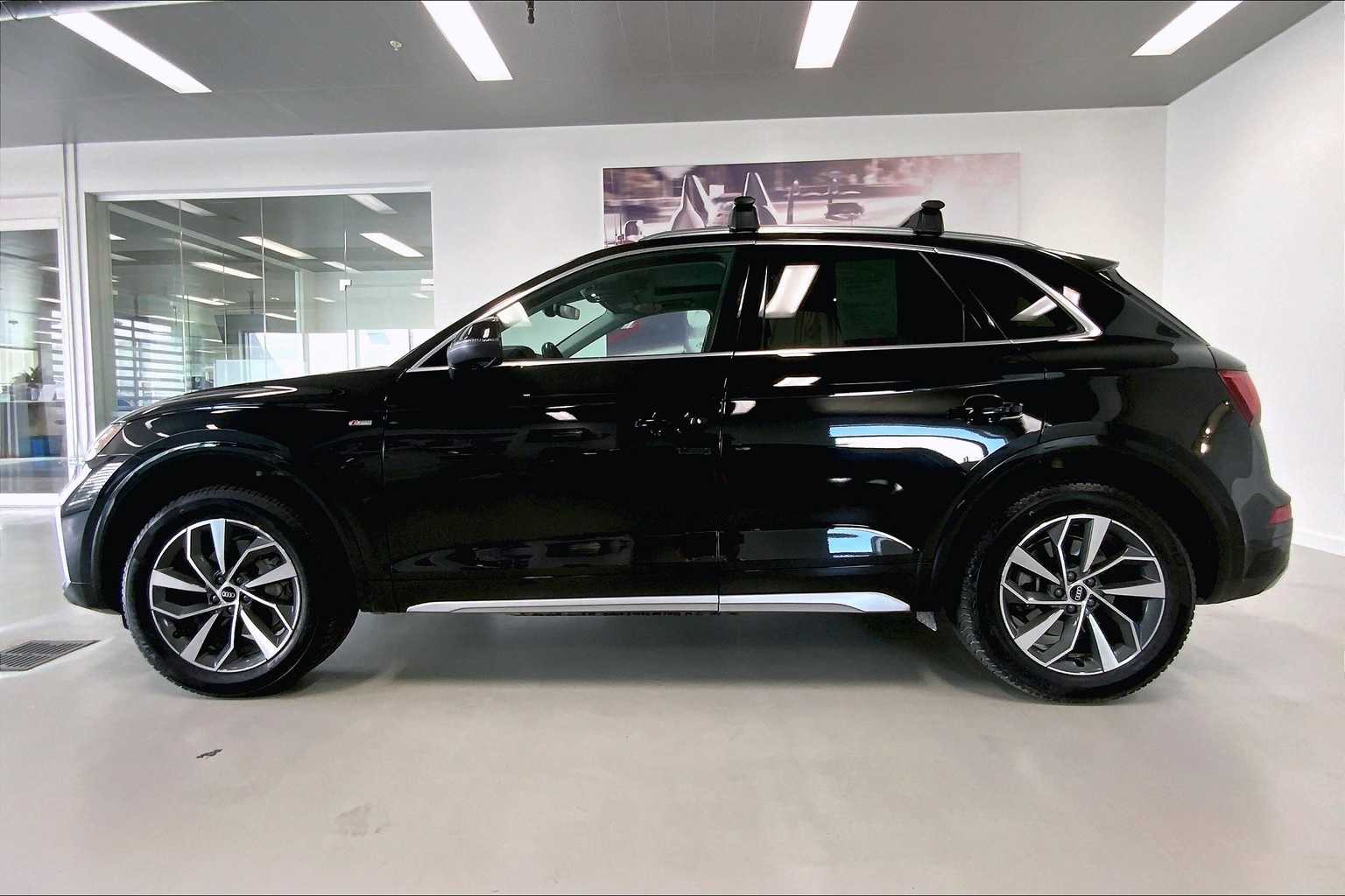 Thumbnail: 2022 Audi Q5 - 3