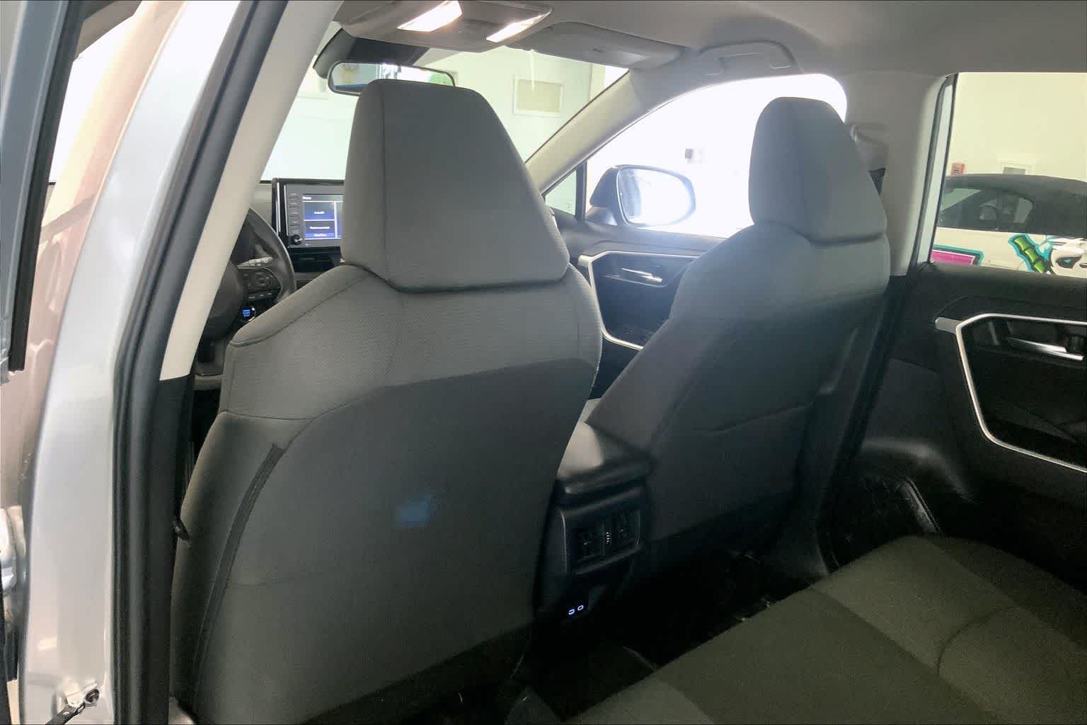 Thumbnail: 2022 Toyota RAV4 - 11