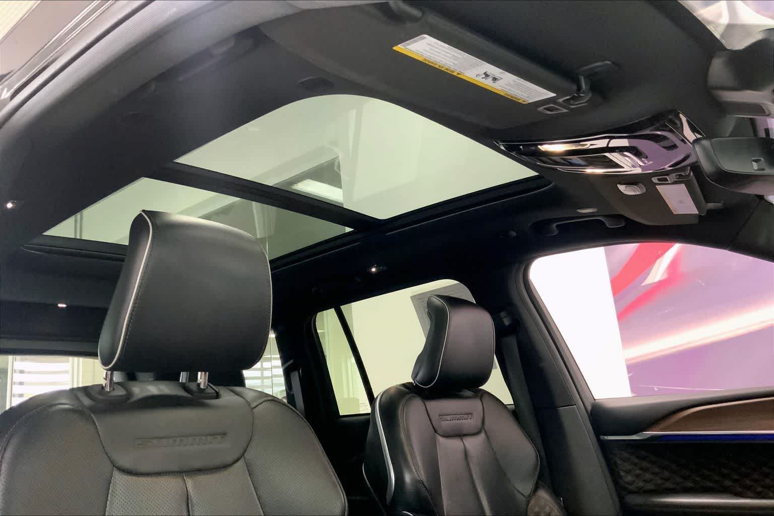 Thumbnail: 2022 Jeep Grand Cherokee - 27