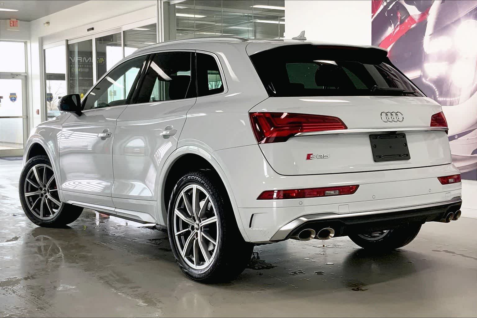Thumbnail: 2024 Audi SQ5 - 4
