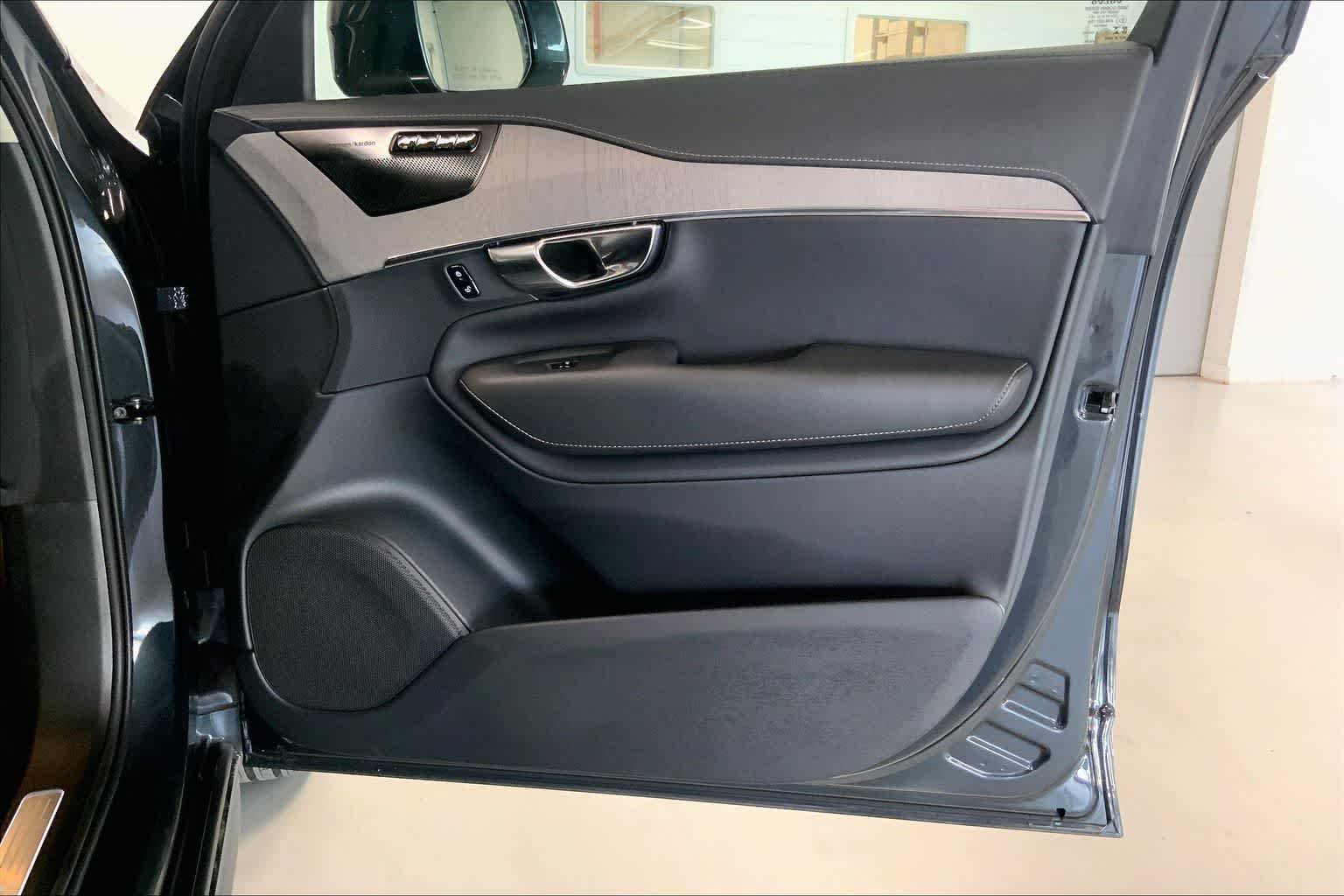 Thumbnail: 2021 Volvo XC90 - 28