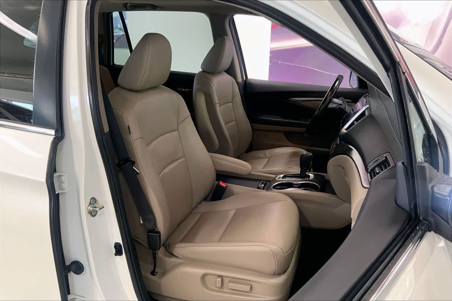 Thumbnail: 2016 Honda Pilot - 11