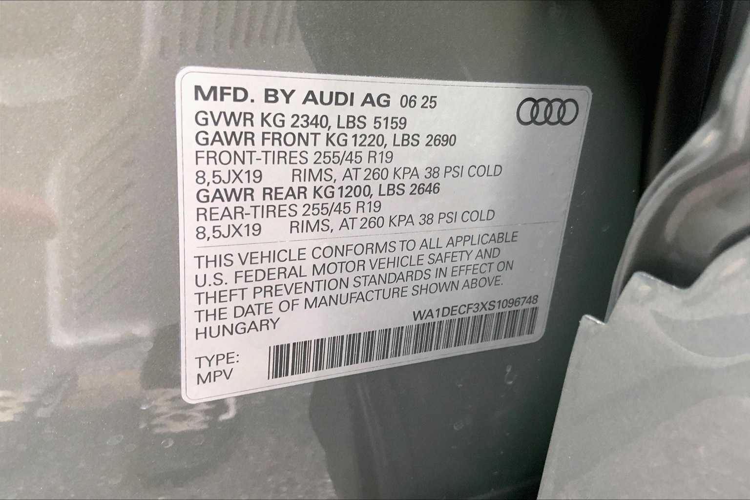 Thumbnail: 2025 Audi Q3 - 23