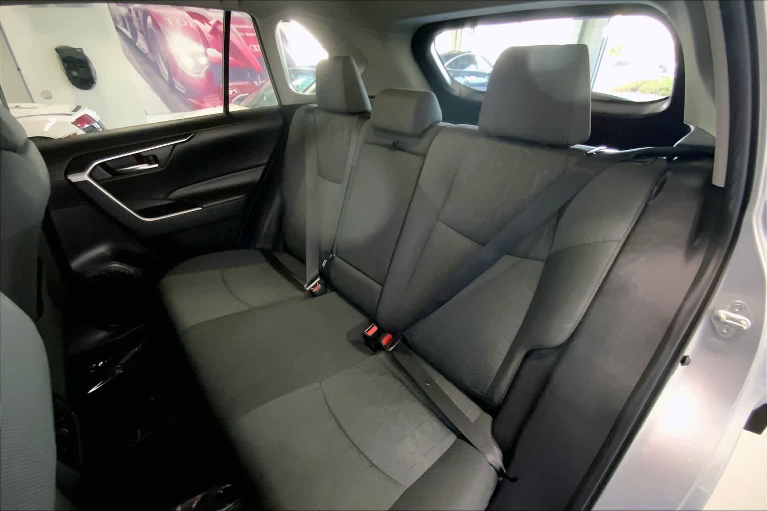 Thumbnail: 2022 Toyota RAV4 - 27