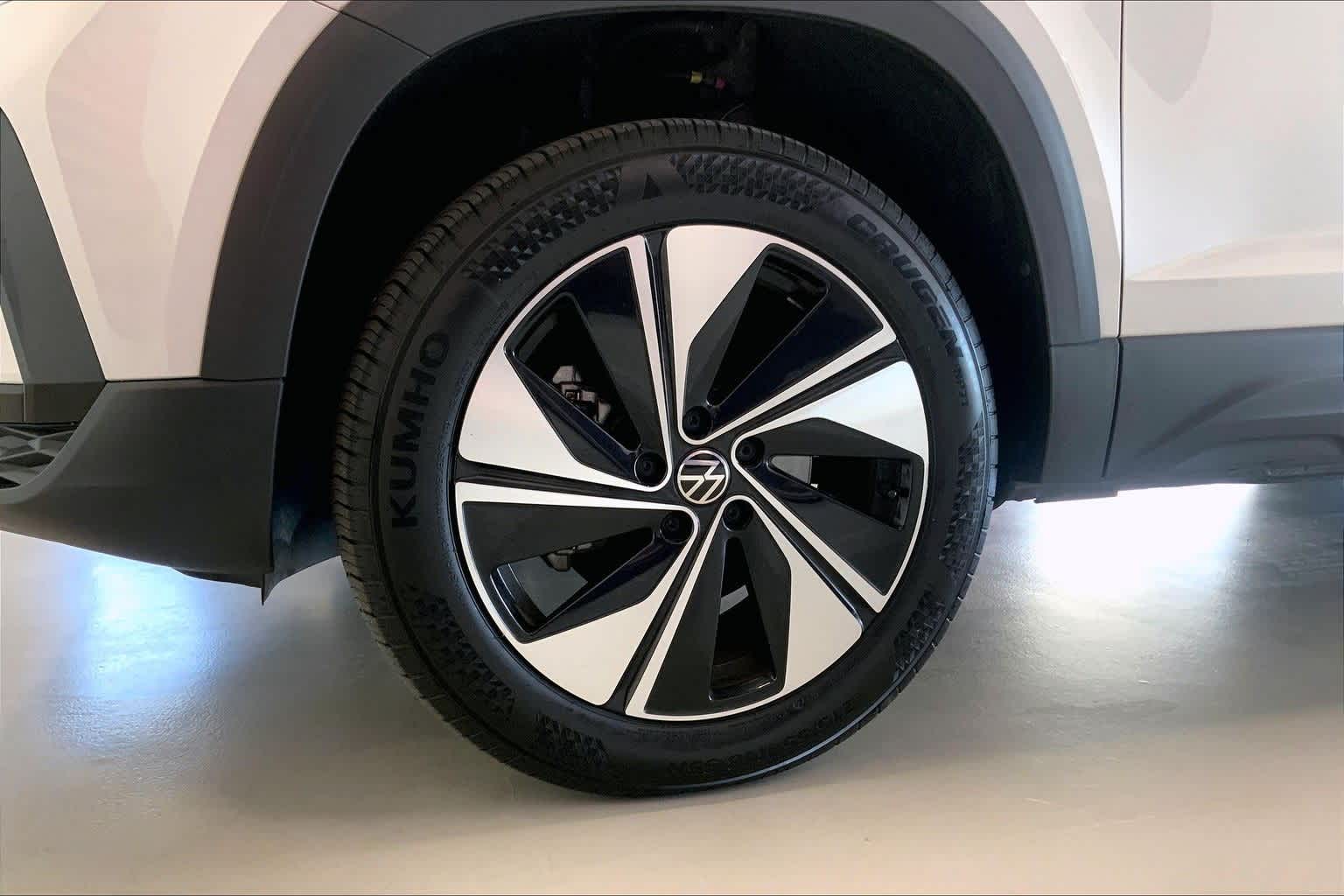 Thumbnail: 2024 Volkswagen Taos - 8