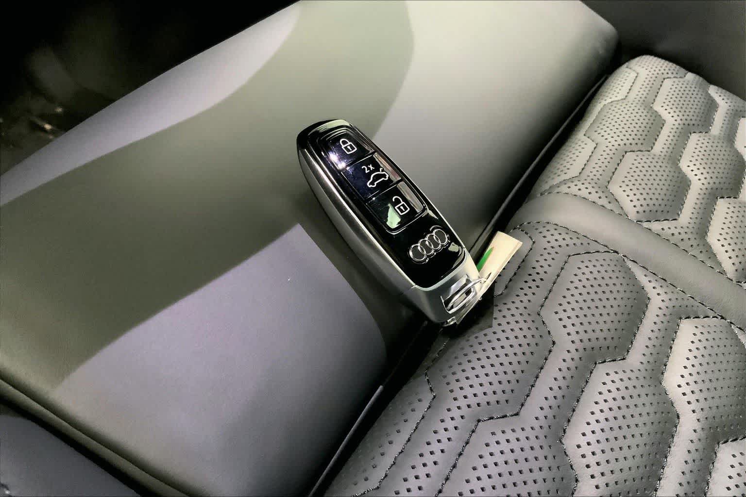 Thumbnail: 2026 Audi RS 6 - 20