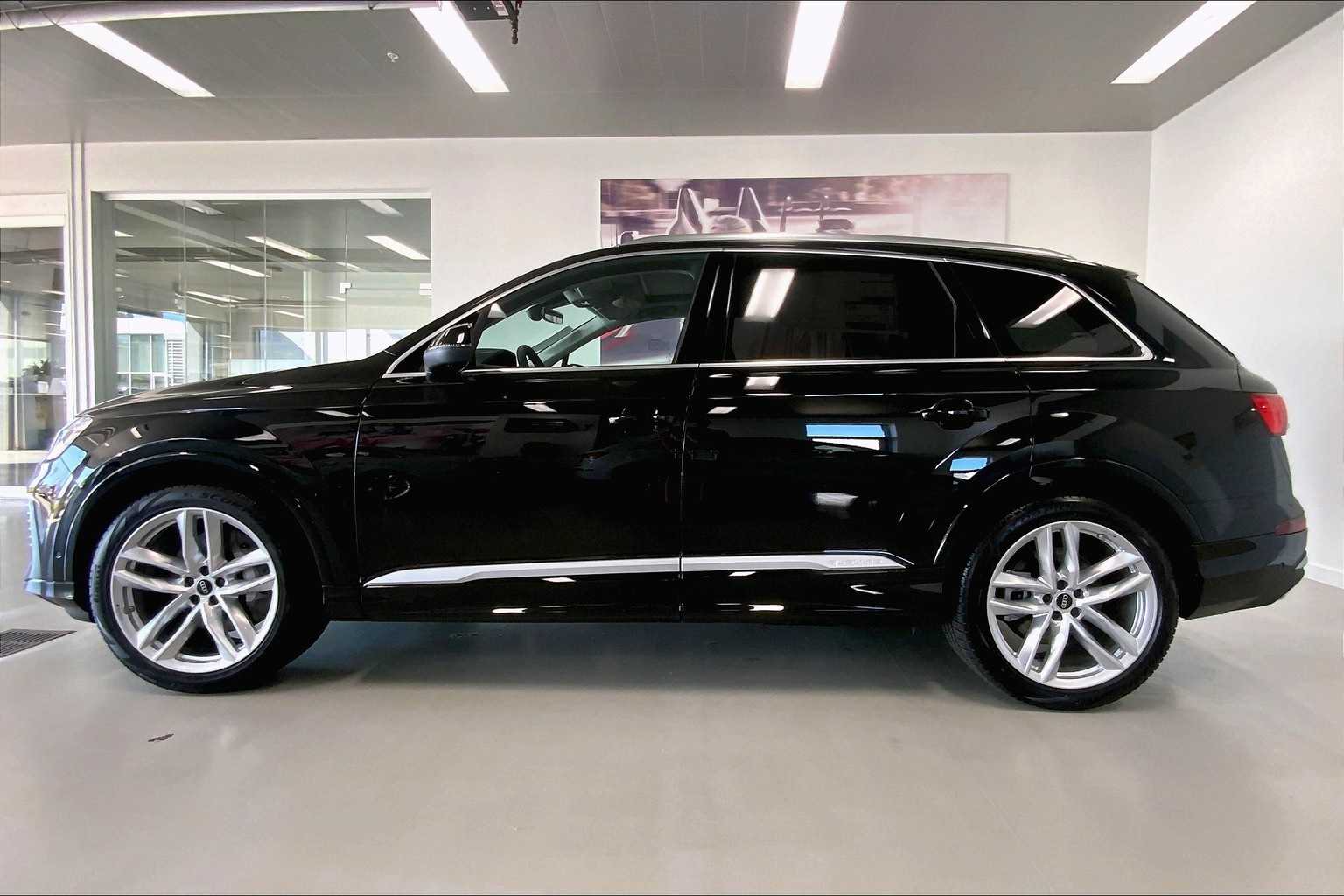Thumbnail: 2025 Audi Q7 - 3