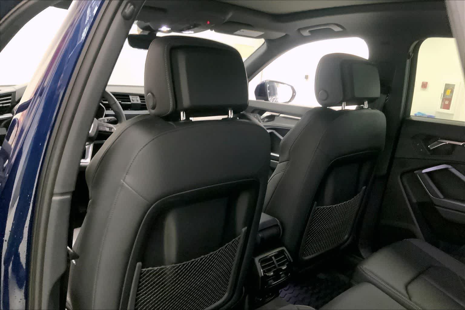 Thumbnail: 2025 Audi Q3 - 10