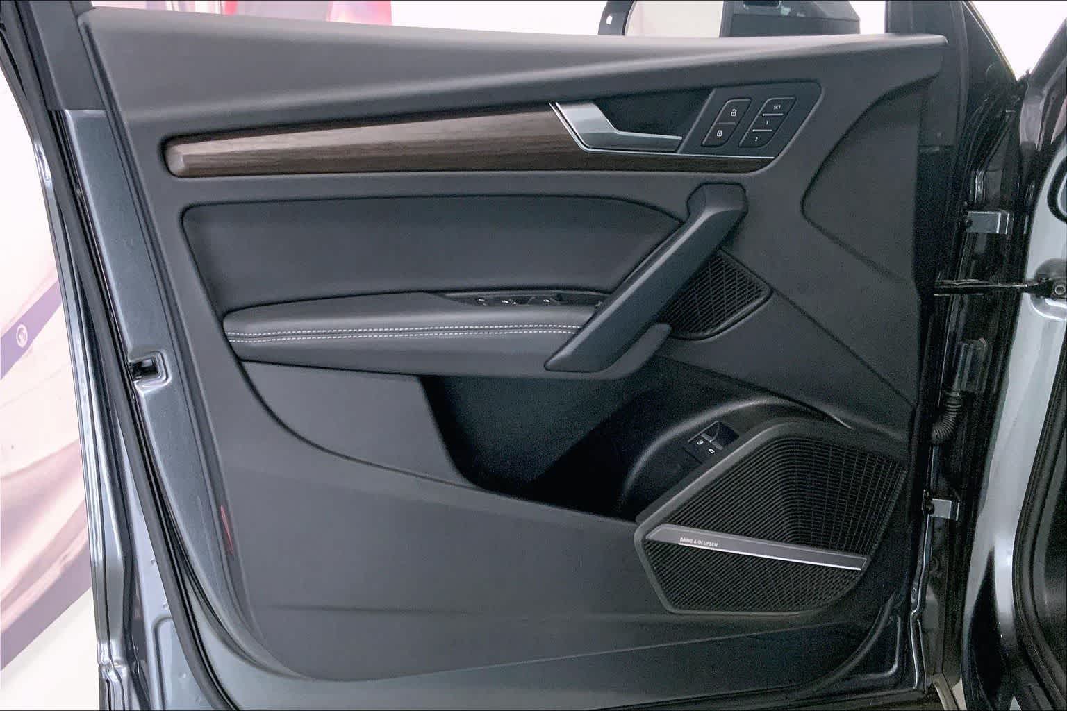 Thumbnail: 2025 Audi Q5 - 25