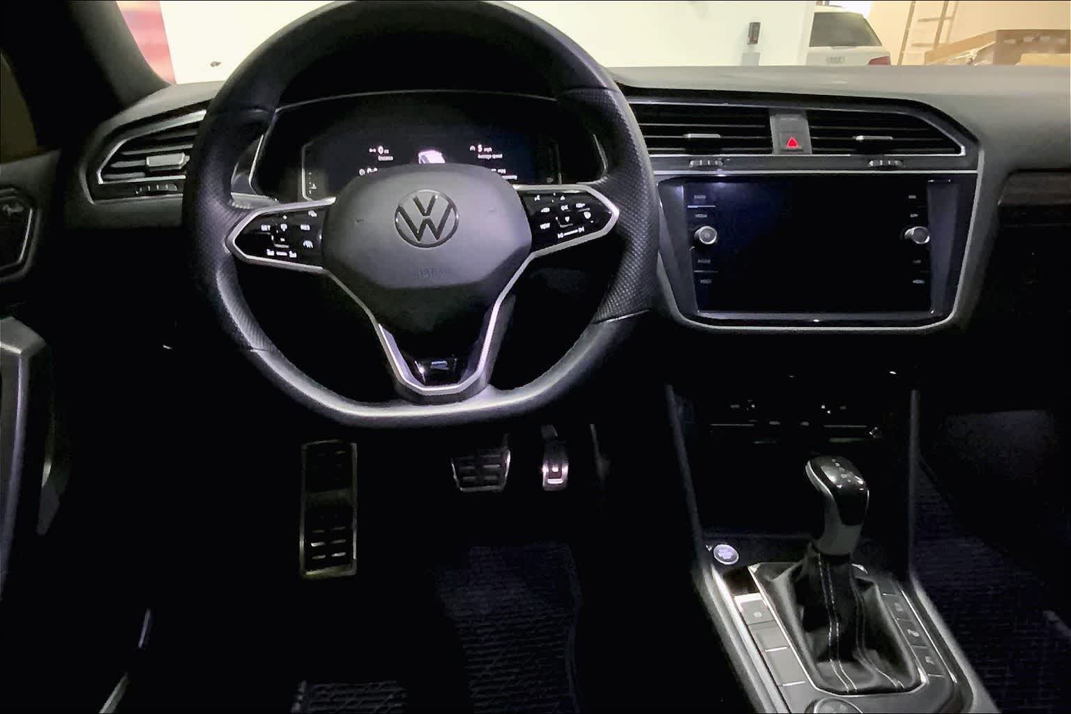 Thumbnail: 2023 Volkswagen Tiguan - 13