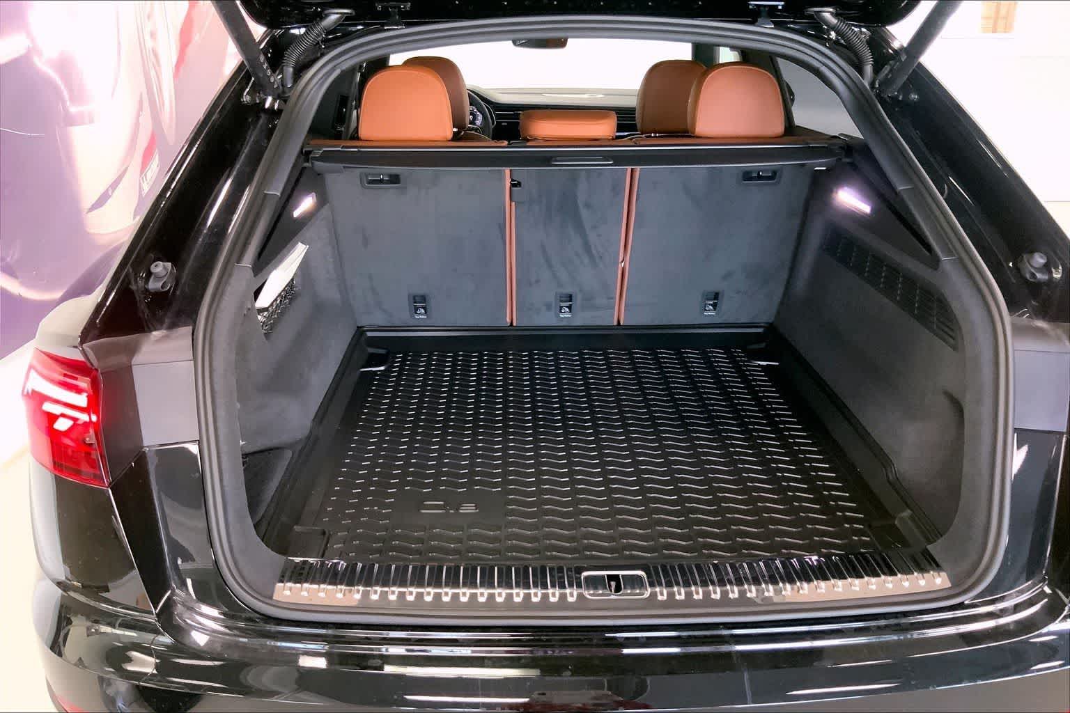 Thumbnail: 2026 Audi Q8 - 19