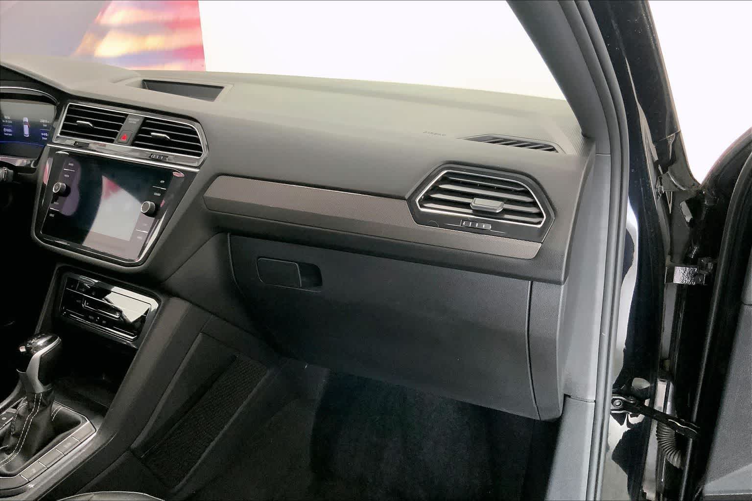 Thumbnail: 2022 Volkswagen Tiguan - 20