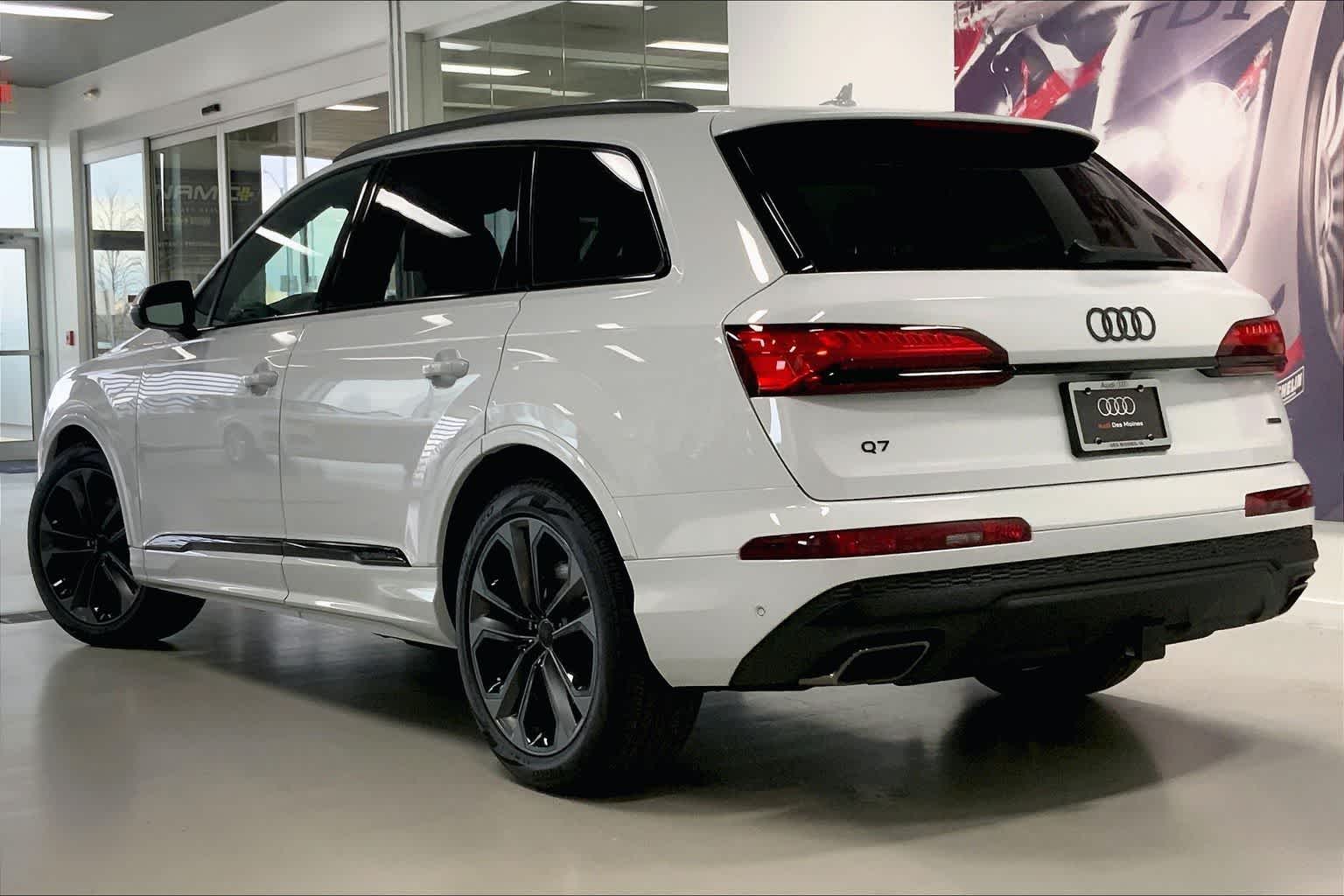 Thumbnail: 2026 Audi Q7 - 4