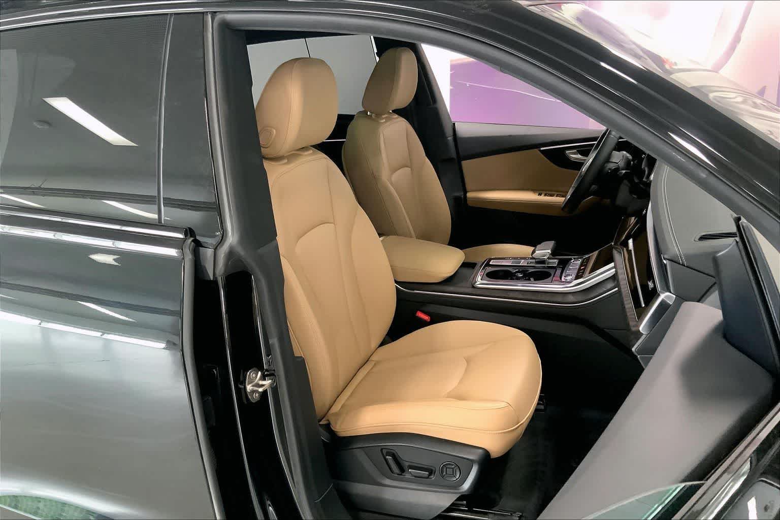 Thumbnail: 2023 Audi Q8 - 11