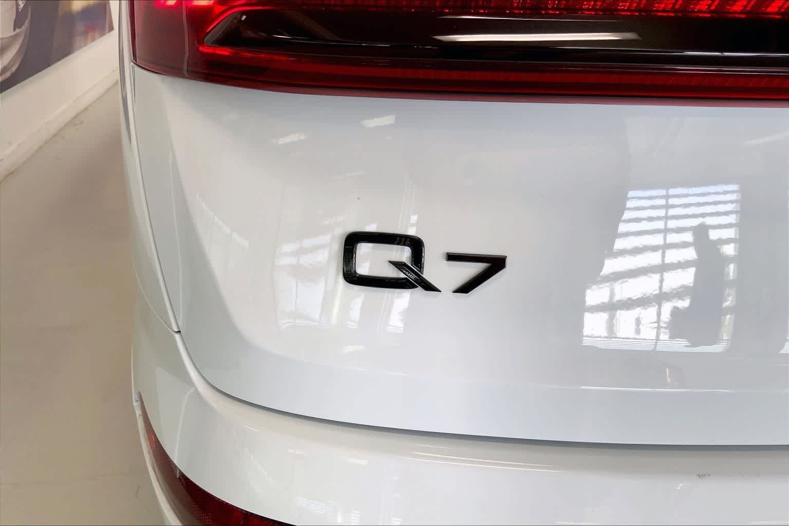 Thumbnail: 2023 Audi Q7 - 7
