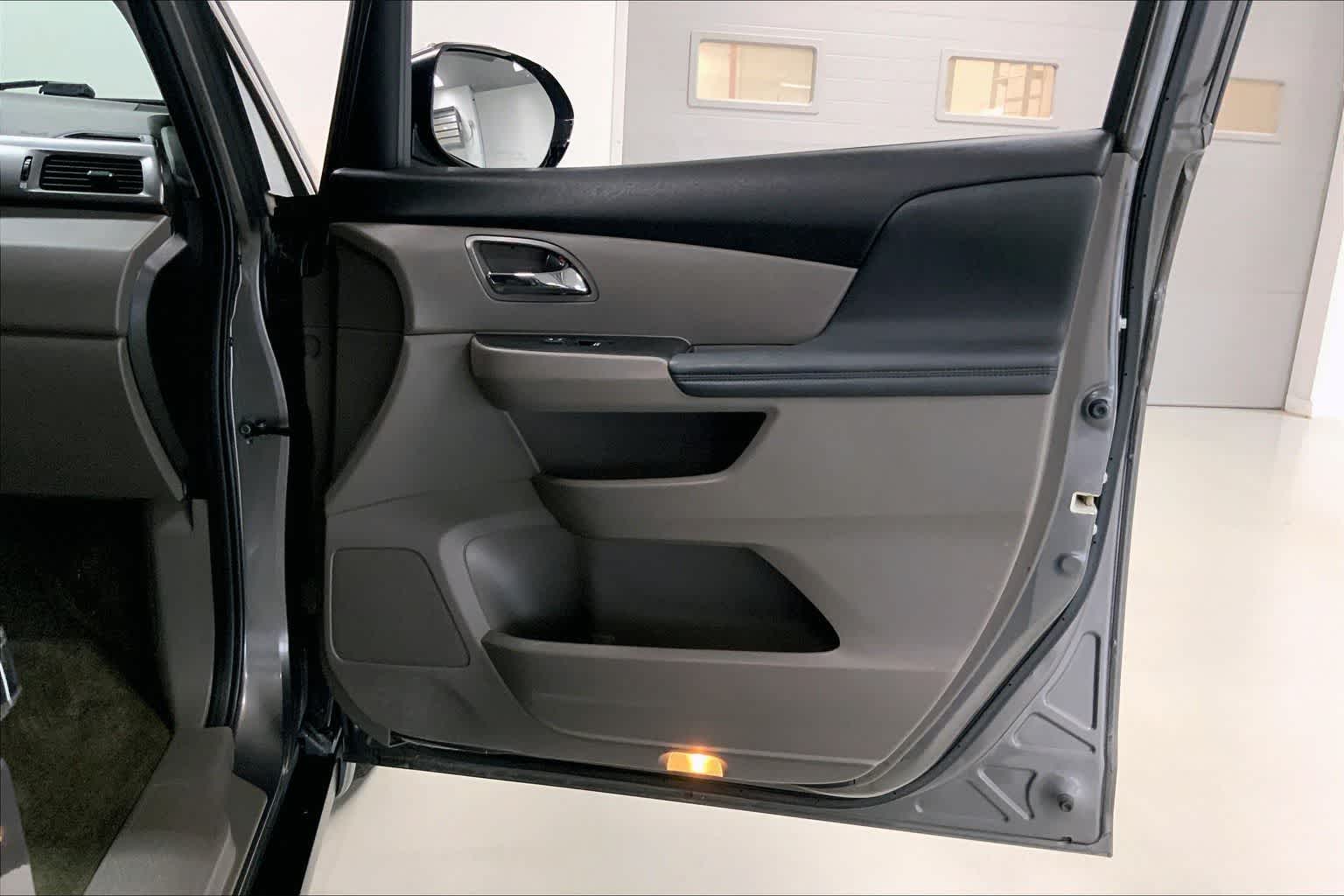 Thumbnail: 2014 Honda Odyssey - 25