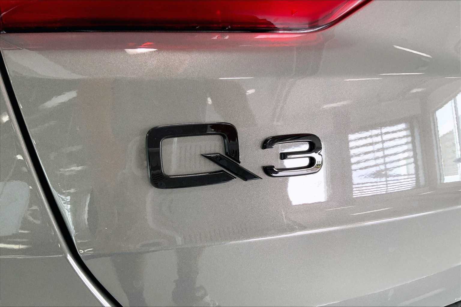 Thumbnail: 2025 Audi Q3 - 7