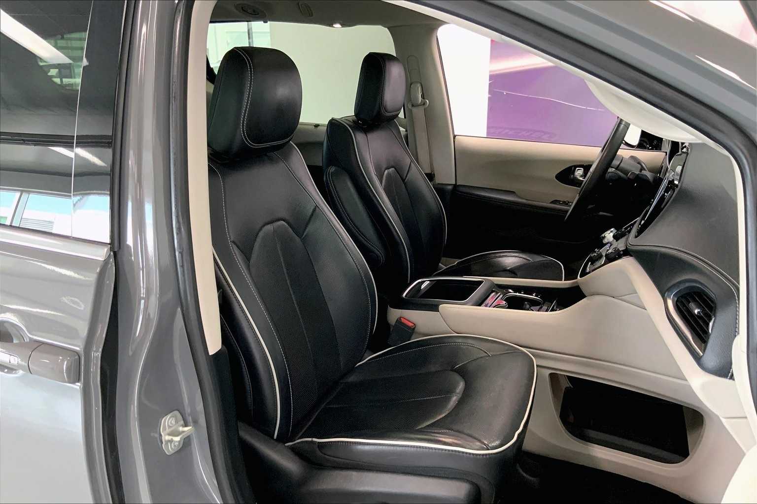 2023 Chrysler Pacifica Limited 13